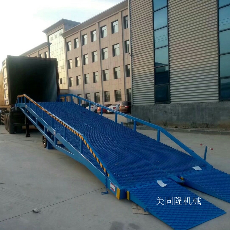 包头移动式液压登车桥厂家